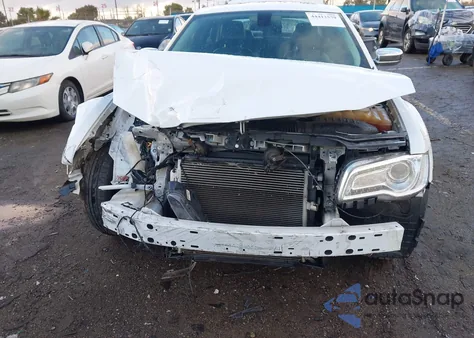 2016 Chrysler 300C z USA, uszkodzony, nr VIN 2C3CCAEG3GH175529